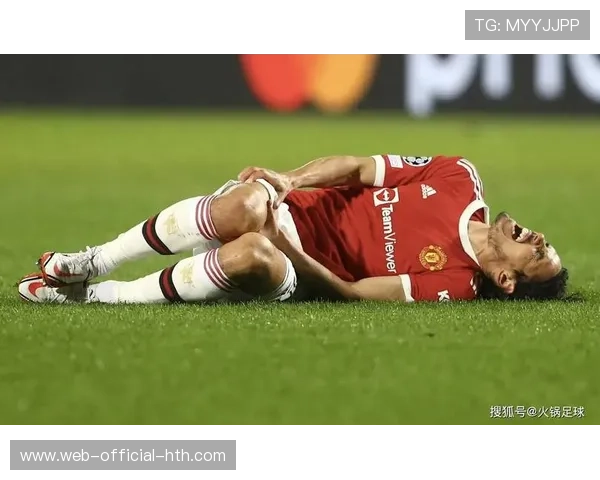 曼联担心B费缺战曼市德比，腿筋受伤将长期缺阵